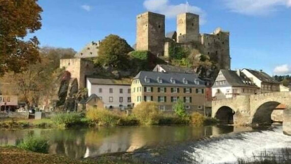 Runkel Boat Rental | Zweiburgenblick Comfortable holiday residence