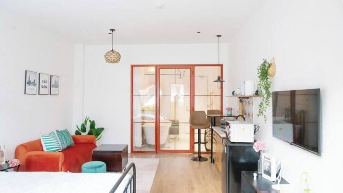 Dong Khoi Apartment | ZY 4. Little Saigon Balcony - Riverside Vibrant D1