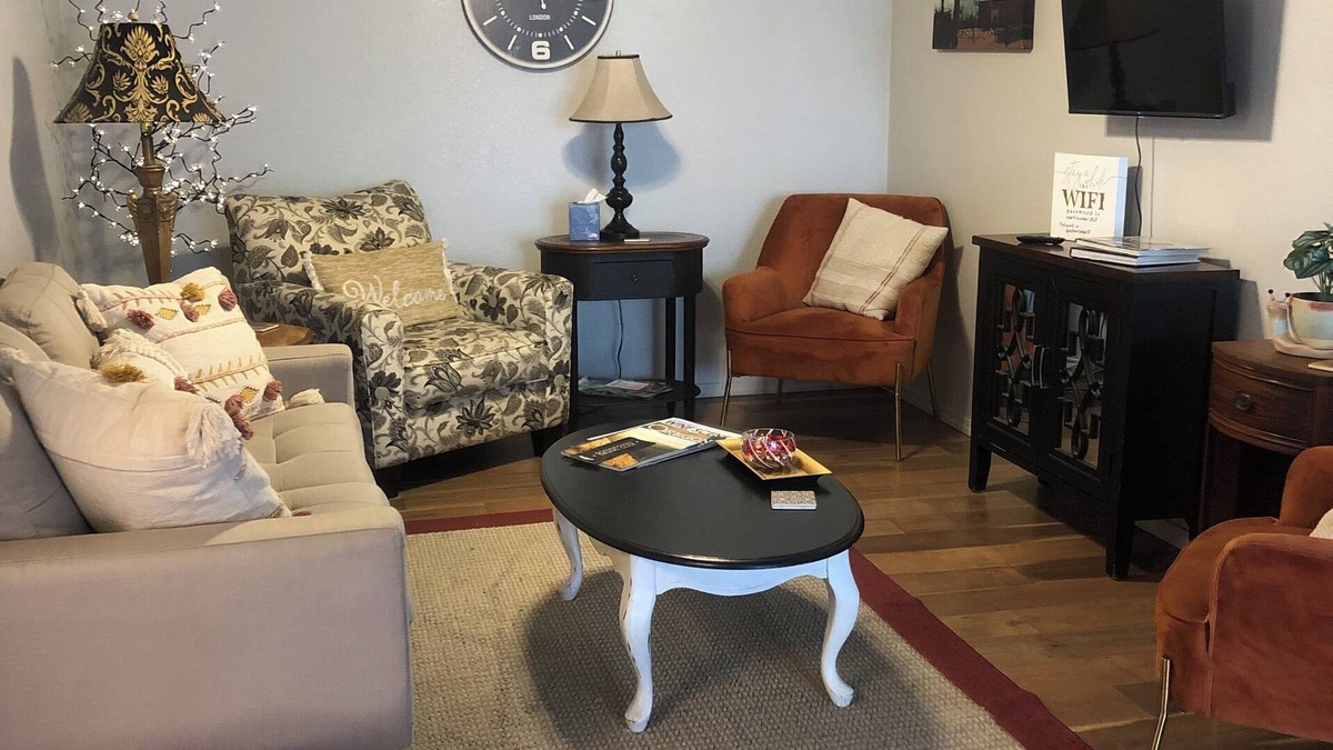 Medford House | ZZ ZANY ZOO II - Townhome, with Carport & Garage