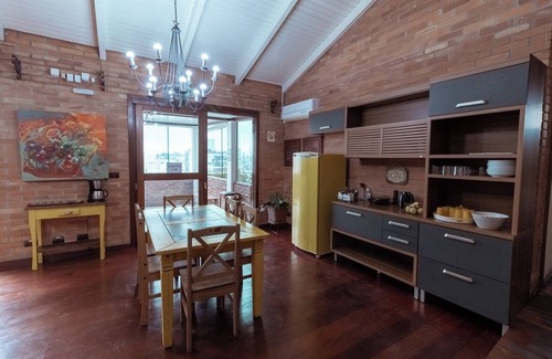 Humaita House | Ótima casa ampla em localização privilegiada!