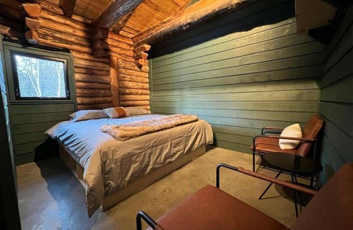 Saint-Simeon Cabin | ÖBois Charlevoix: L'Écurie 2 (bedroom)