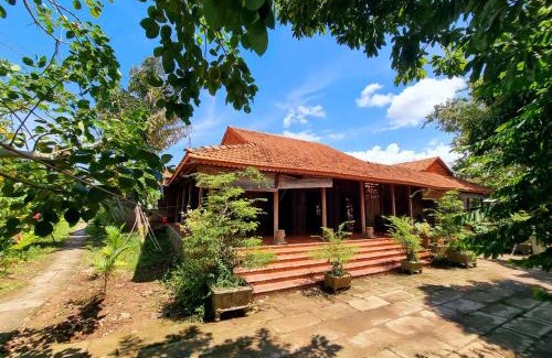 Long Ho House | Út Bình Homestay