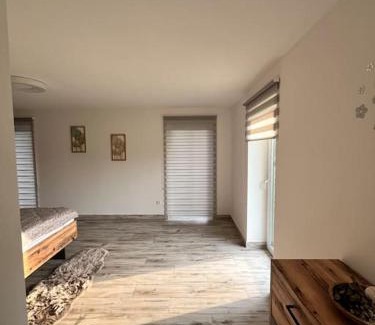 Hradek nad Nisou Apartment | Útulný nový byt 1 km od Kristýny