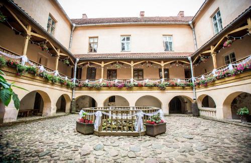 Regi House | Ēdoles Pils