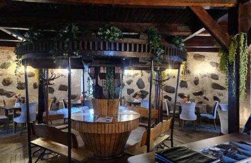 Sniuraiciai Hotel | Šeduvos malūnas