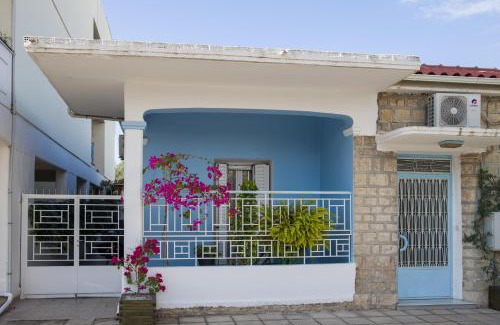 Mesolongi House | ΑΝΑΚΑΙΝΙΣΜΕΝΗ ΜΟΝΟΚΑΤΟΙΚΙΑ στο κέντρο της πόλης με κήπο