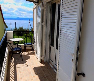 Rovies Apartment | Ενοικιαζόμενα Δωμάτια Γεωργία Σταμούλου