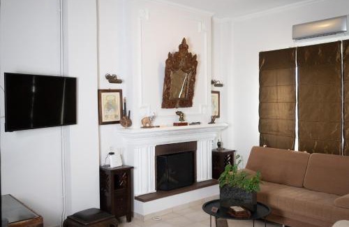 Korinthos Apartment | Μονοκατοικία με κήπο στη θάλασσα.