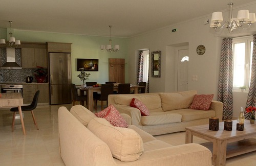 Dafnata Villa | Νεόκτιστη βίλα 4 υπνοδωματίων με ιδιωτική πισίνα στον Άγιο Ματθαίο Κέρκυρας