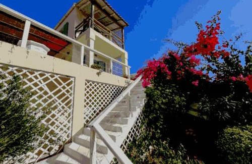 Pantokratoras Villa | Πολυτελής Βίλα με Θέα στη Θάλασσα και Ιδιωτική Πισίνα