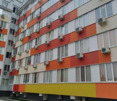 Dzerzhyns'kyi District Apartment | Алексеевские акварели.