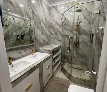 Yesil District Apartment | Вид на Ботанический сад и Астану Арену! Рядом Барыс Арена и Велотрек , мед объекты столицы!
