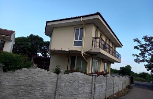 Chernomorets Villa | вила ФЛОРА