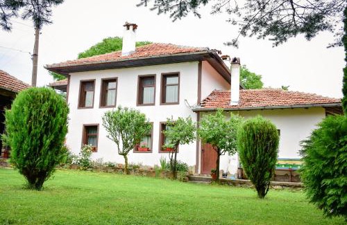 Elena House | Дядо Петковата Къща
