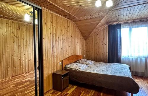Yavory Apartment | За рікою