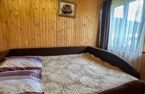 Yavory Apartment | За рікою