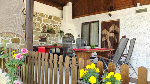 Tryavna House | Къщи за гости Тепавица - Pool & Coworking