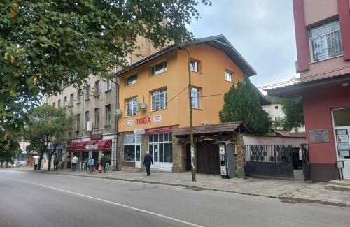 Troyan House | стаи за гости TODA