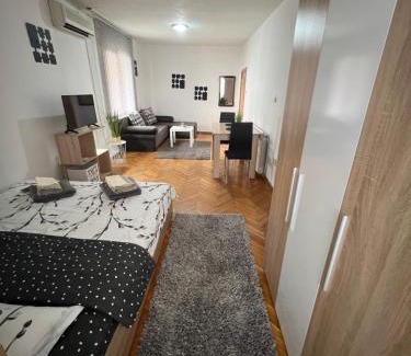 Sandanski Apartment | Студио Рози апартамент