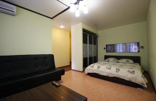 Vtoraya Pyatiletka Apartment | Турист Хаус Апартаменты пл Советская