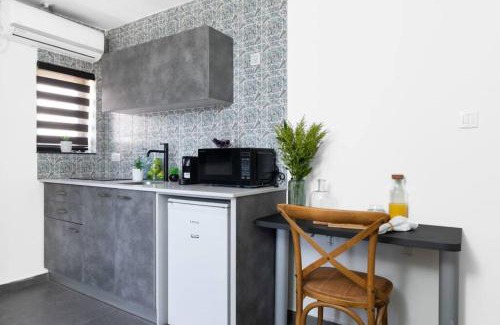 Eilat Apartment | אשראם 8-דירת חדר שינה וסלון עם מרפסת מודרנית במיקום מעולה