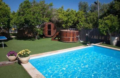 Liman House | ביקתפוז וקלמנטינה- מתחם בקתות וסוויטות עם ג'קוזי פרטי ובריכה משותפת