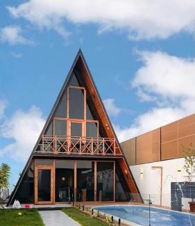 Al Kura Ski Chalet | شاليهات اكواخ كايا الفندقية