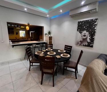 Durrat Al-Arous Ski Chalet | شاليه لاقينا-هوم للعوائل