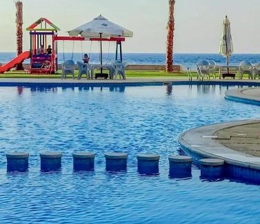 Marsa Matruh Ski Chalet | شاليه k05 غرفتين مكيف 2حمام للايجار مصيف بمطروح قرية لونج ايلند "family"