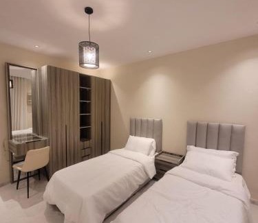 Sari Street Apartment | شقة3 غرف نوم في حي الروضة