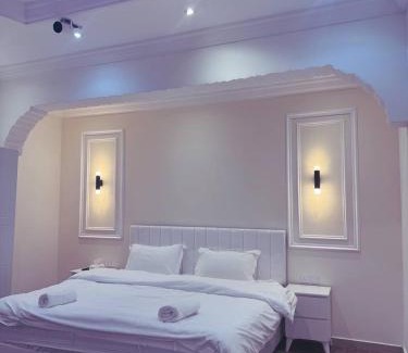 Sari Street Apartment | شقق فاخرة بحي الروضة مع سينما بغرفة النوم