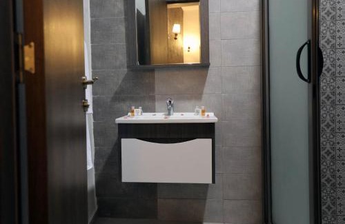 Houmt Souk Hotel | فندق المزوار