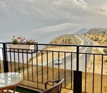 Al Namas Hotel | فندق كوخ الضباب النماص