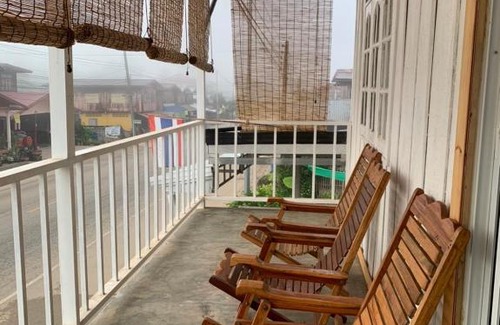 Pak Chom House | บ้านปู่ทอง Grandpa's House