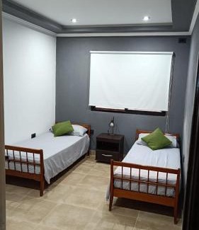 Villa Ramallo Apartment | ვႷჿʇⴝꞁƂϨȢʇ Casa quinta con quincho y pileta, Equipada Completa, con Cochera Doble, 3Habit 2baños, para 7-8 Personas, Alquiler Temporal Ramallo- San Nicolás, WHATSAP AL ვႷჿʇⴝꞁƂϨȢʇ, CONSULTAR PARA RESERVAR EN PRIV