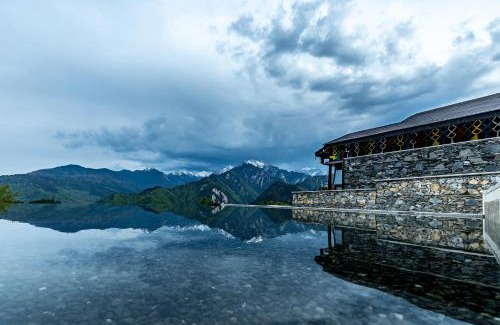 Yadu House | 九寨云裳