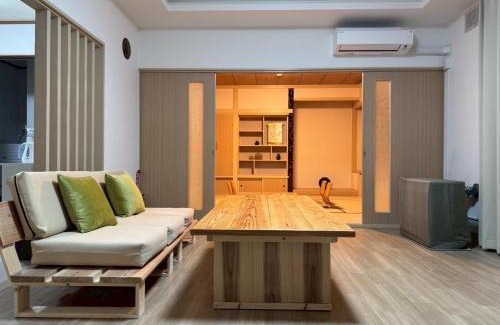 Yuni-cho Apartment | '内装フルリフォーム' HOKKAIDO l 千歳空港まで30分 l 一棟貸し8名迄OK l 白樺 Shirakaba