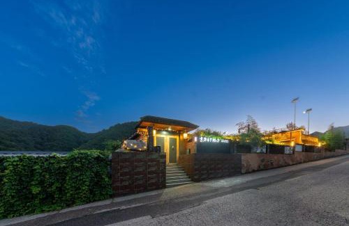 Huairou House | 北京长城山下院子