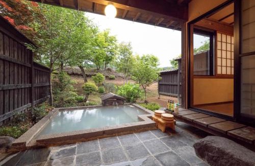 Oguni Hotel | 天空の湯屋 山荘 華柚