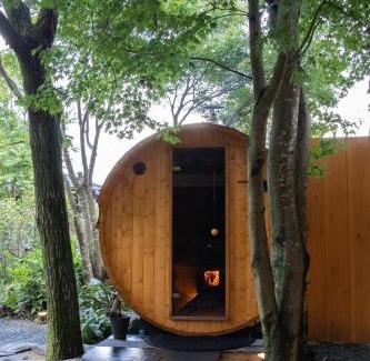 Aso House | 寝室から一望できる阿蘇山の絶景!築200年の歴史ある米蔵をリノベーションした一棟貸しの宿