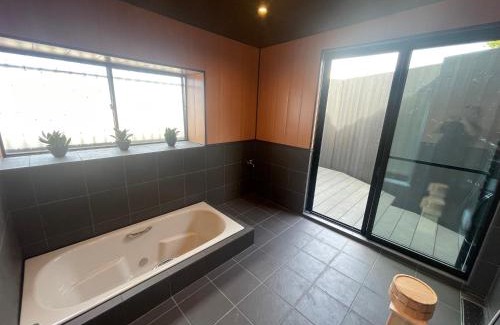 Izumisano House | 徳治郎の宿