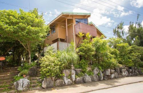 Nakama Villa | 木の温かみ溢れる自然の中のログハウス～Cottage HIBISCUS～