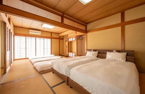 Asakura House | 桜たろう紅葉じろうの都-10月21日から10日間1周年セール!キッズエリア大好評!九州観光拠点 アウトレットコストコお買い物