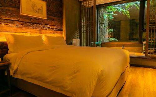 Shiyan Hotel | 武当山太和紫隐酒店