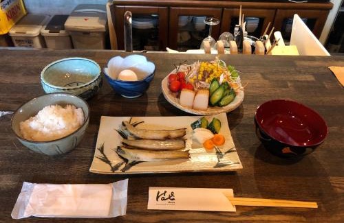 Iwaki Apartment | 温泉徒歩30秒 一棟貸切で最大15名まで 広々キッチンで自炊可