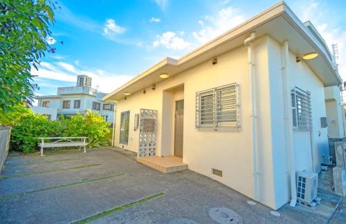 Uza House | 無料ビーチまで3分!BBQとホームシアターが楽しめるファミリー向け宿 Fujiyama Terrace