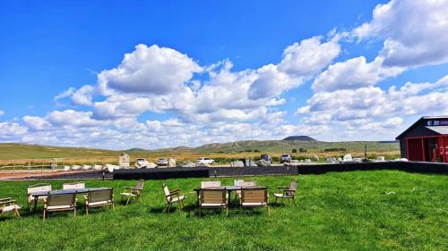 Chahar Right Back Banner Hotel | 無热宇宙民宿