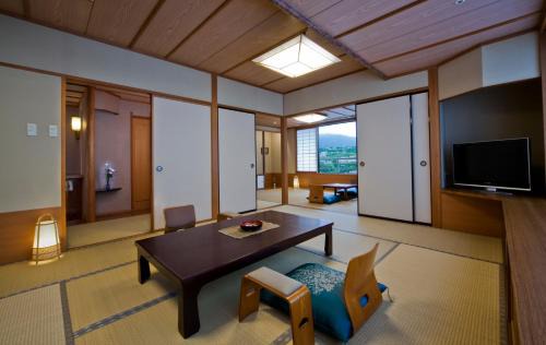 Ogoto Hotel | 琵琶湖グランドホテル京近江