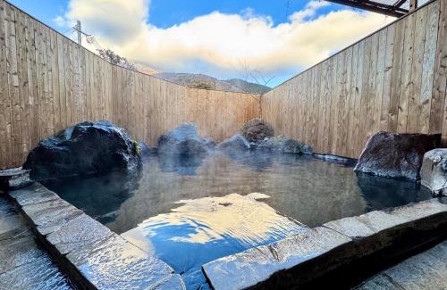 Yufuin Onsen Apartment | 貸別荘はこぶね