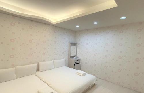 Xitun District House | 逢甲福舍
